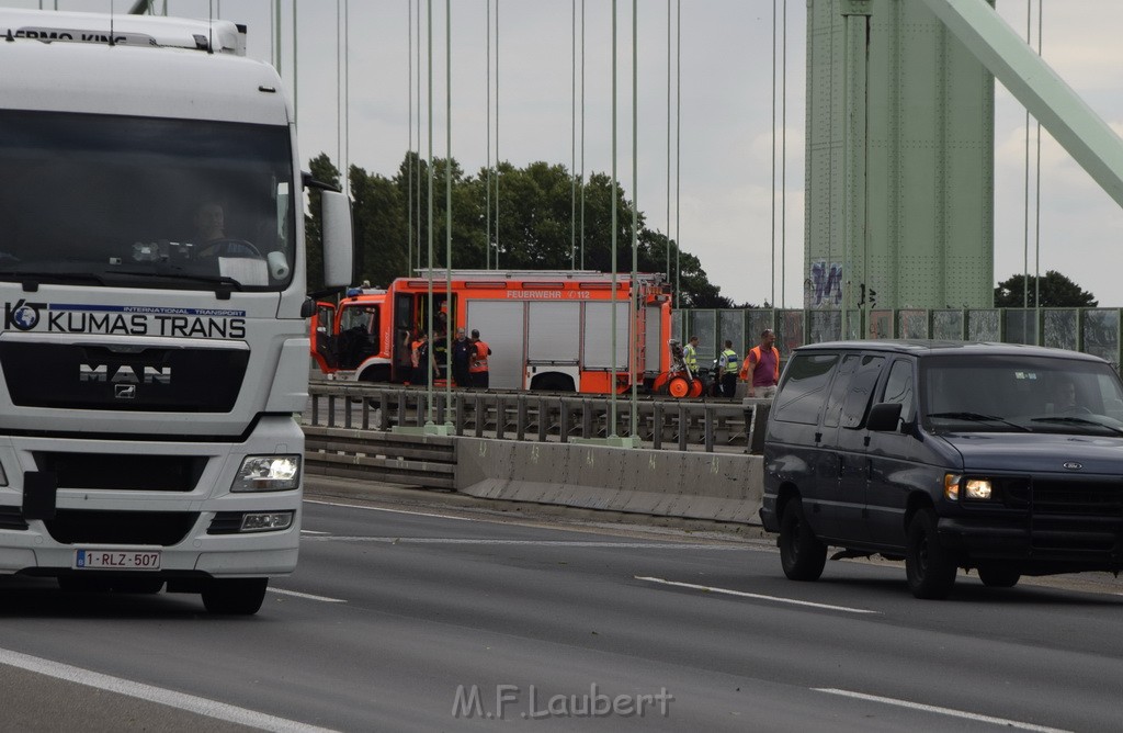 VU Kradfahrer gestuerzt A 4 Rich Olpe Rodenkirchener Bruecke P27.JPG - Miklos Laubert